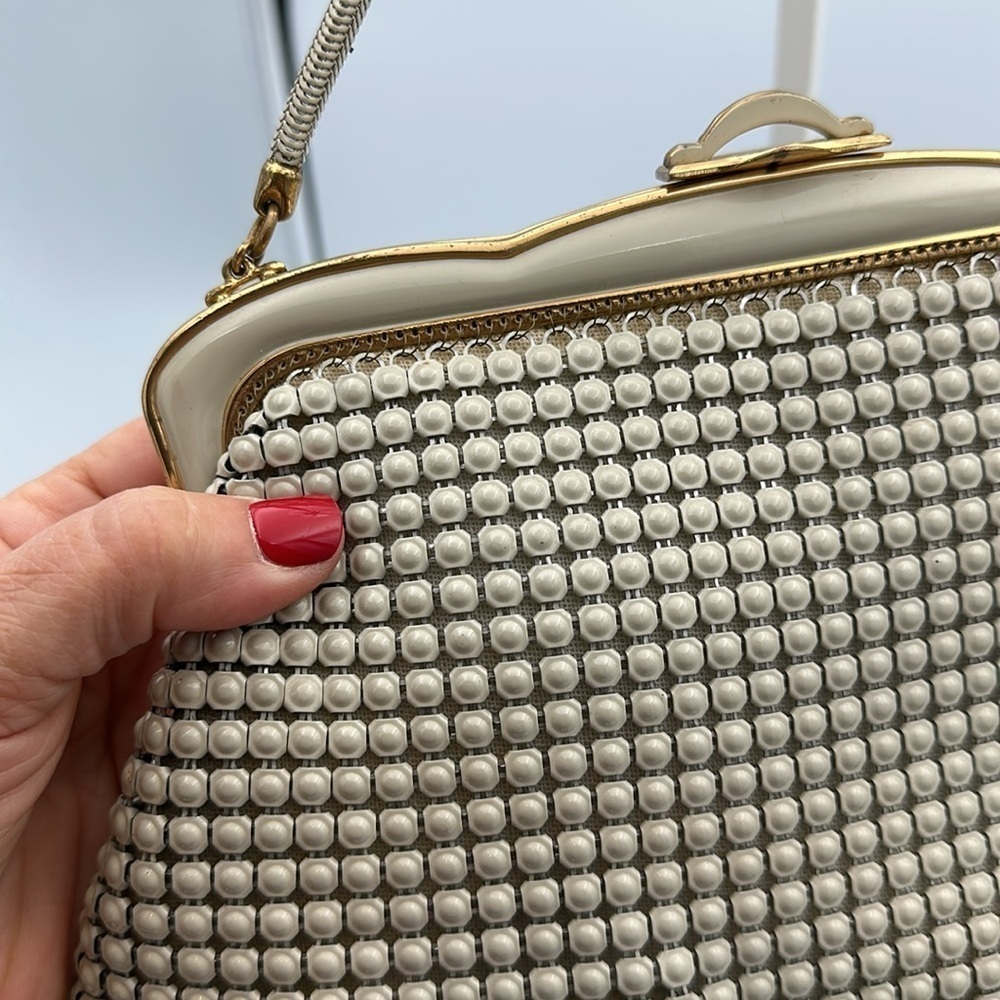Vintage '70s Oroton Mesh Evening Purse in Gardenia Color - Picture 8 of 14